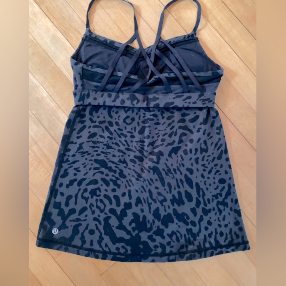 Lululemon top with lined bra, straps, leopard print